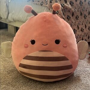Lili the Peach Bee 24” Squishmallow